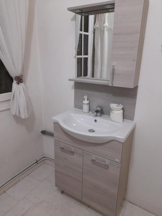 Roulas Cozy Apartments Artemida  Exterior foto